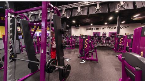 Plans and pricing. . Planet fitness hours christmas eve